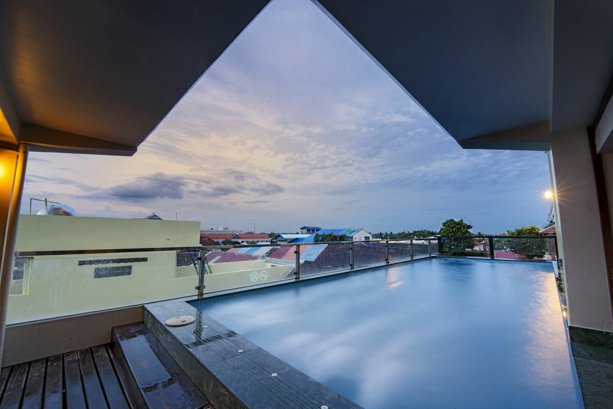 Seng Hout Hotel Battambang Exterior foto